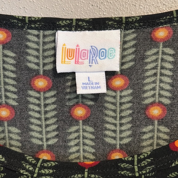 LuLaRoe Women’s blouse, size Large. - Picture 3 of 3